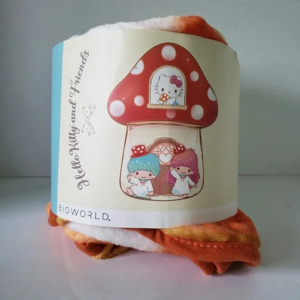 NWOT,Bioworld Hello Kitty and Friends Soft Plush Throw Blanket.